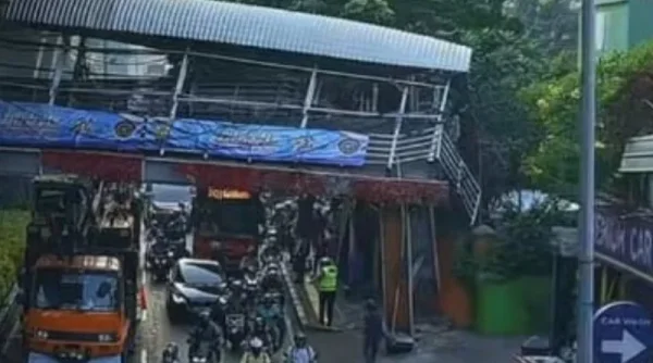 Sopir Truk Akui Fokus Lihat Maps Saat Tabrak JPO Tendean